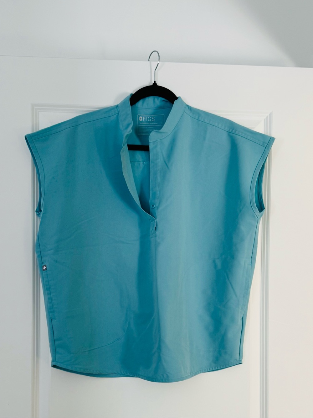 FIGS Rafaela Oversized Scrub Top Sleeveless  size Medium